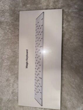 Apple Magic Keyboard in White and Silver